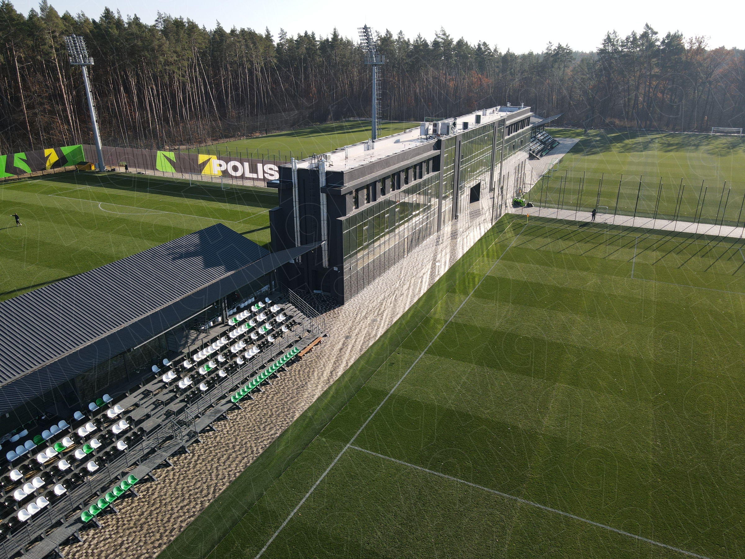 Готель стіна М9 1.jpg